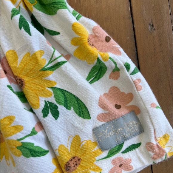 Eleanor rose daisy ruffled top - Picture 6 of 6